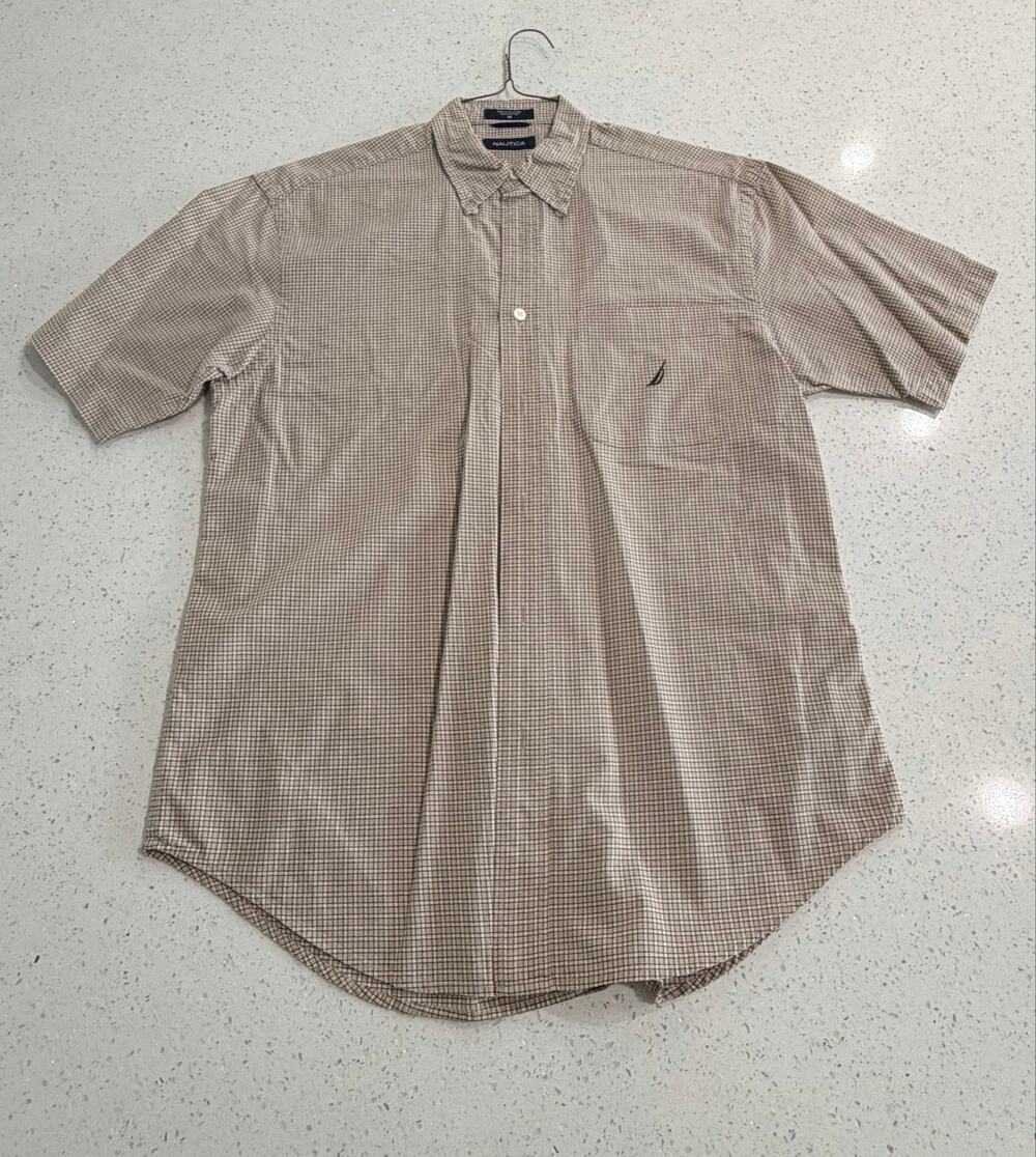 Vintage Nautica Size Medium Classic Fit Short Sleeve Button Down Shirt Plaid